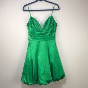 NWT Green Satin Da Vinci bubble hem spaghetti strap dress size 10